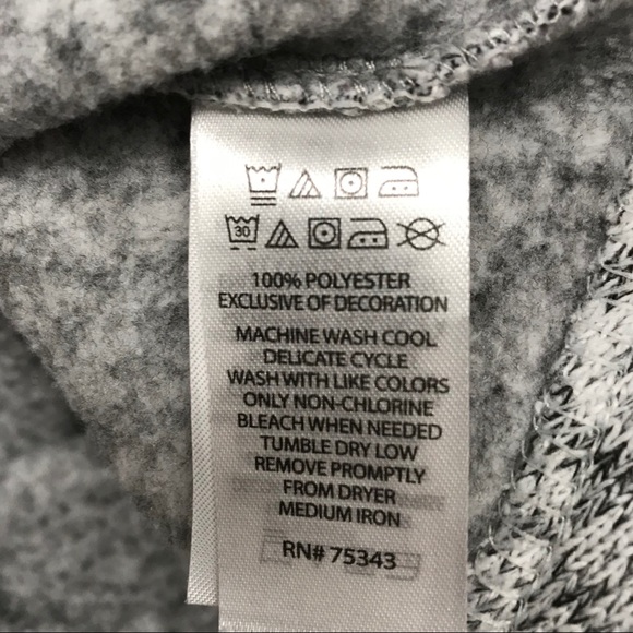 🎉 Max Studio Baby | Grey Poncho Sweater - Picture 5 of 6